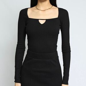 The Range Mass Rib Square Neck LS‎ Size Medium